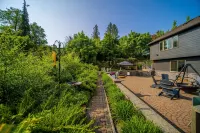 Large luxury home!  Views!  Hot tub!  Game room!  EV charger! Pool table! Grill! - balcony