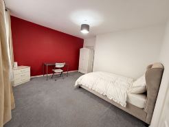Charming Guest Room in Leicester with Garden and WiFi