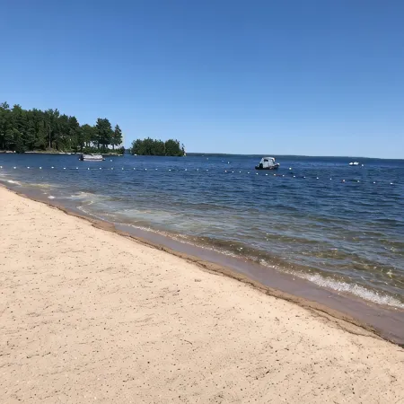 GREAT Newly Renovated  Sebago Lake- short walk to Nason`s beach🏠🏖🚗