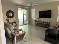 Charming 2-bedroom house in tranquil Gilbert with AC, WiFi Ex Access to the 202 -  Privatzimmer
