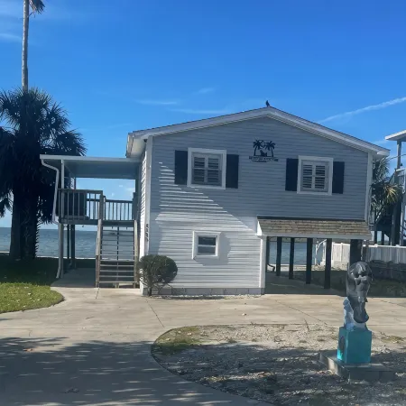 MANATEE COTTAGE:  Gulf Front 2-bedroom house