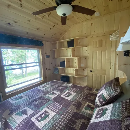 Escape to cozy, secluded lakefront cabin in the north woods