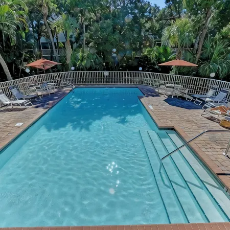 Beautiful 3 Bedroom 2 Bathroom Home Steps from the Beach