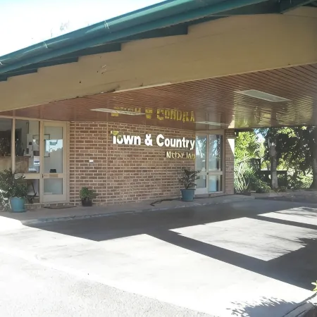 Town & Country Motor Inn