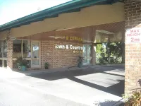Town & Country Motor Inn