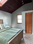 3-bedroom house in marvelous Goshen. Luxury cabin vibes for your getaway. - 4-Star