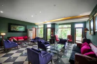 Betsy's Hotel