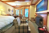 Year-Round Luxury Mountain Villa @ Trapp & Stowe with Resort Amenities Included! - balcony