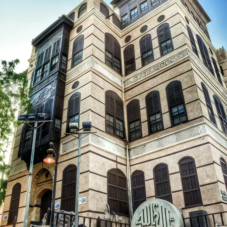 Lahdat Hotel - Al Balad Отели рядом с достопримечательностью «Банкетный зал Crystal в Джидде»