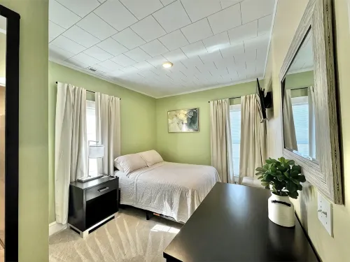 Home in Downtown Concord - Homestays
