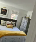 Spacious 4-bedroom Modern Architecture Cozy Getaway with Fitness Room, WiFi - Wifi