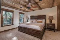 Mountain Top Luxury Retreat - Elegant Cabin Near Zion and Bryce