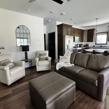 River Bluff Getaway – Main   1BR/1BA Modern Unit Near Mississippi River