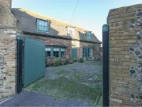 Ramsgate - Coastal Cottage Escape - Pet Friendly with Parking Hotels in Ramsgate
