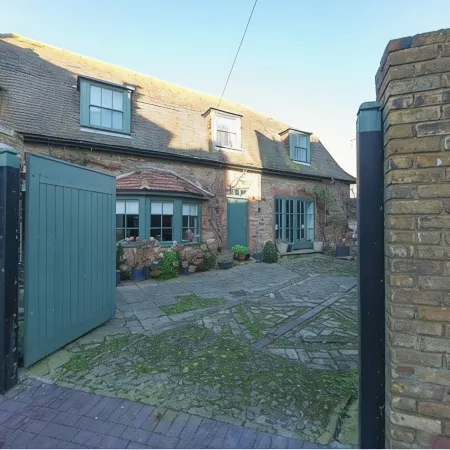 Ramsgate - Coastal Cottage Escape - Pet Friendly with Parking