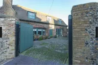 Ramsgate - Coastal Cottage Escape - Pet Friendly with Parking