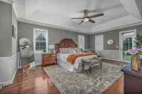 10BR Estate / Dome Pool / Pickleball / Sauna / Theater / Arcade / Sleeps 33