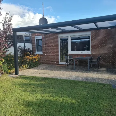 completely newly renovated with bright, modern equipment. Near the beach!