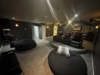 Heated Pool, Putting Green, Movie Theater and more! 4 bed/3 bath - สระว่ายน้ำส่วนตัว