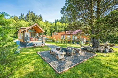 Rainforest Tiny Home Retreat: Retro - 4 estrellas