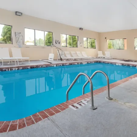 Days Inn & Suites by Wyndham Peachtree Corners/Norcross