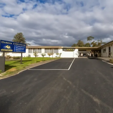 Golden Hills Motel