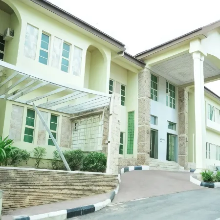 Richton Hotel and Suites