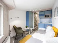 Book Apart Fabryczna Hotels near Palm House