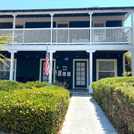 New List Special!!! Newly Remodeled Historic Charm 4b - 2b Centrally Located
