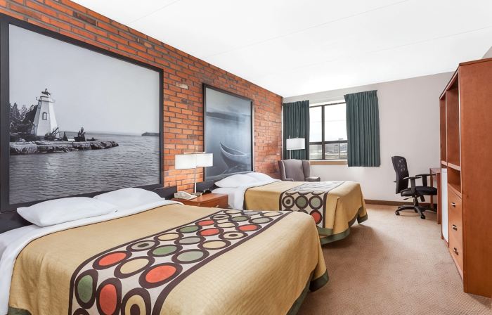Super 8 by Wyndham Sudbury on
