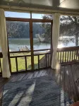 Clementine Cottage- Quiet Charming Cottage on Lincoln Lake