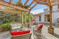Spacious retreat with outdoor dining, patios and views - ジャグジー