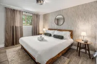 6-bedroom Retreat - Game + Movie Room - Fire Pit - 15 min to Denver + Boulder - 4성급