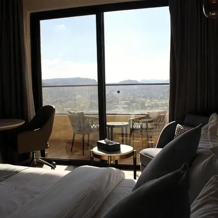 H Luxury Hotel