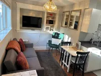 Bright Garden Suite in Colwood