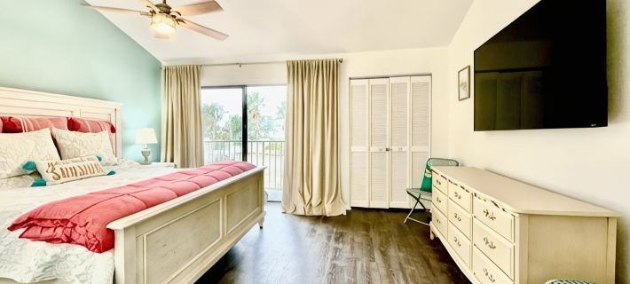 Change your latitude, change your attitude! 1 min to gulf! Hotels in Holmes Beach