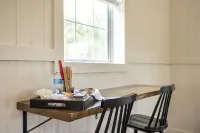 The Little Red Schoolhouse - Homestays