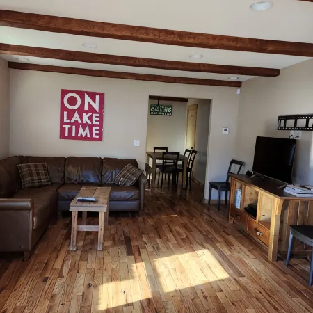 Escape to Nature: Charming 3-Bedroom Cabin near Trinity Lake