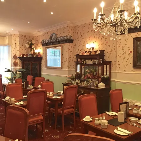 Pelham Lodge