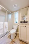 Rainforest Tiny Home Retreat: Nordic - balcony