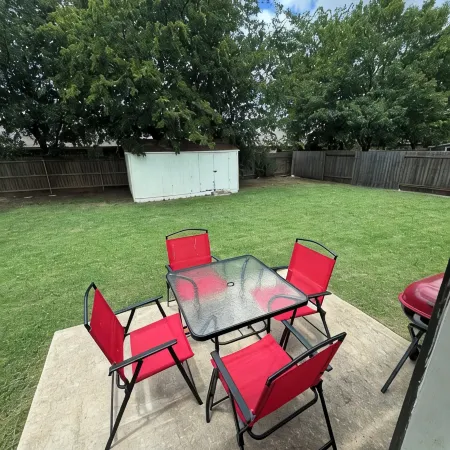 Modern home w/ garage, big yard, pool 4 mins away!