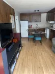 Quiet one bedroom house close to airport