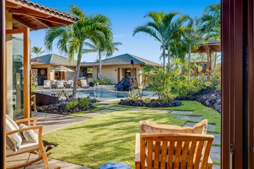 Luxury Hawaiian Retreat with Beach Club, Pool, Spa, Gazebo, Golf Cart & E-Bikes - Balkon