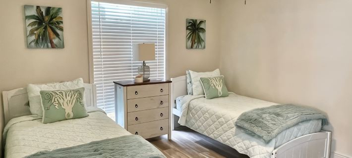 Beach Villa, Treasure Cay, Community Pool Hotels in Great Abaco
