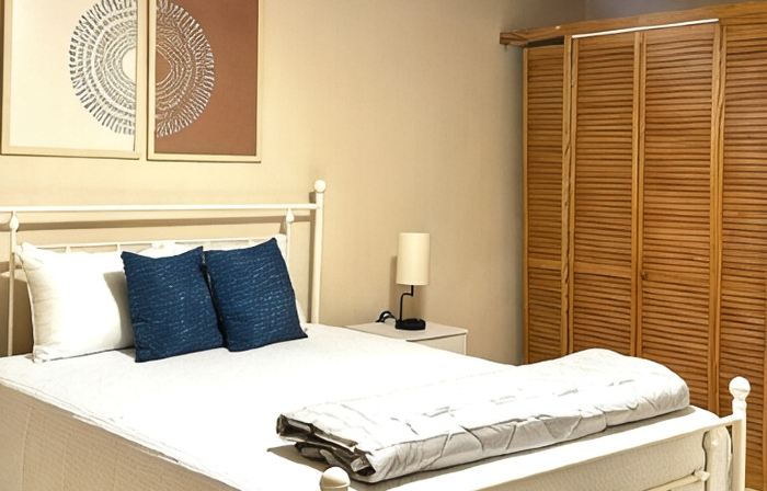The Hideaway Too - Modern One Bedroom Executive Suite - 5 mins to Mandeville