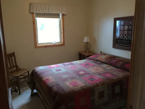 Lake Miltona, MN Weekly Rental Cabin is located right on the beach. - Alppimaja
