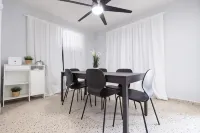 Spacious 4-Bedroom House in a great location in Jobos Beach, Isabela. WIFI & A/C - 精品
