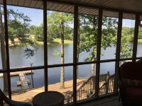 Smith Lake Vacation Rental - Homestays