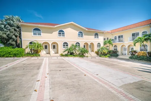 NEW! Modern Beach/Oceanfront Condo - STUNNING! Seabreeze Villas - Strand