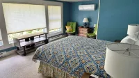 BullFrog cottage, Harveys Lake, PA - Spectacular lakefront presence and view! - Boutique